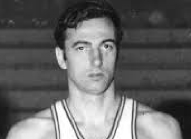 Gabriele Vianello. Ha Segnato 1080 Punti In 127 Partite Con La Nazionale. Ha Partecipato Alle Olimpiadi Del 1960, 1964, 1968, Agli Europei Del 1965 E 1967 E Al Mondiale Del 1963.